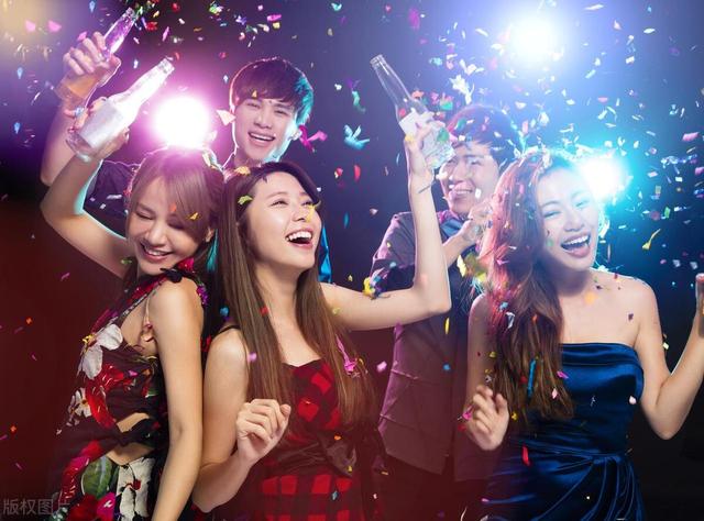 当陪酒女成 “香饽饽”,恋爱成 “烫手山芋”,男人咋回事?