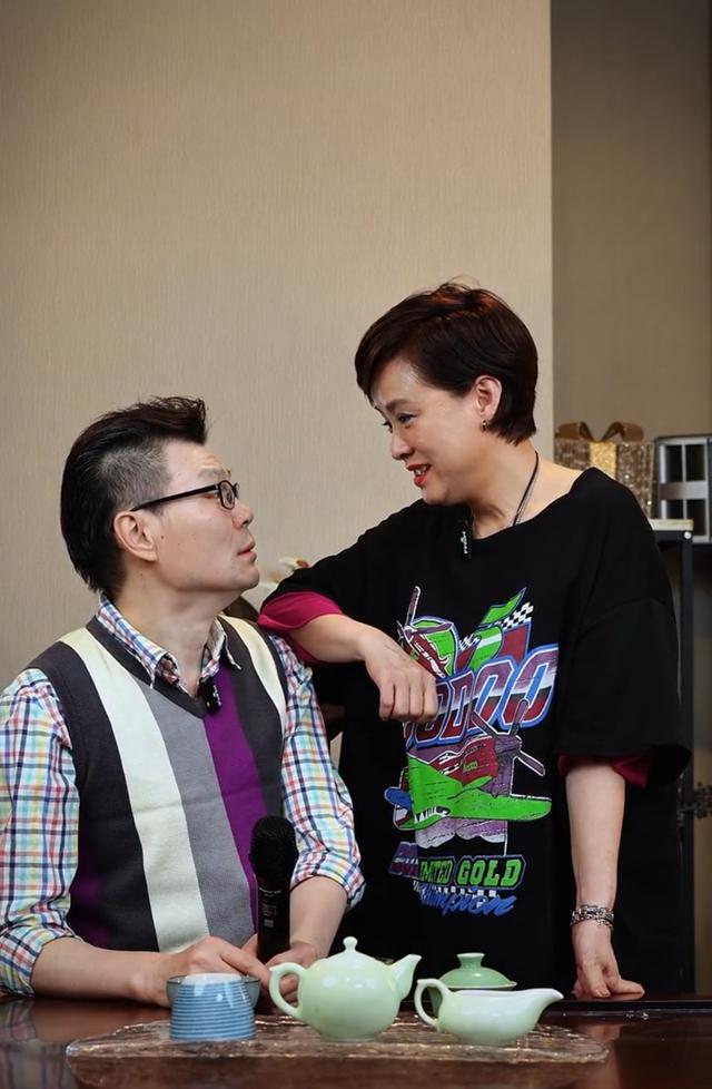 超级大赢家主持人重聚,李彬术后浮肿,王馨悦老了,郭德纲没来