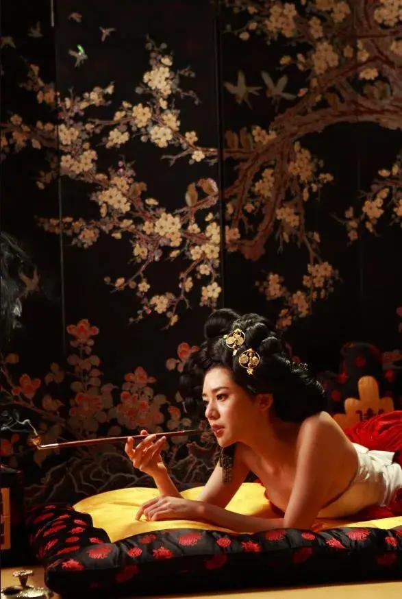韩国三级电影《美人图》 ,艺术,道德和女性地位的碰撞,福利不少