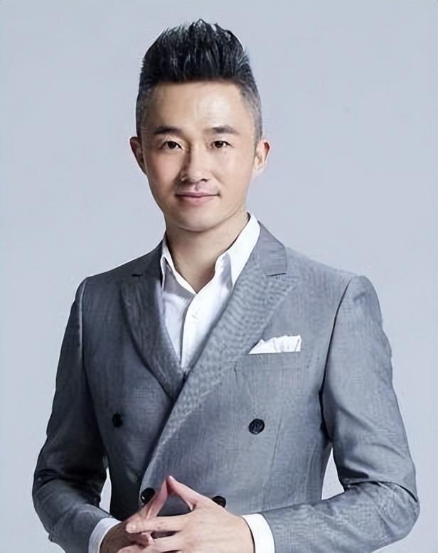 知名主持人程雷:身患肝炎娶小18岁娇妻,发病后妻子辞掉工作相陪