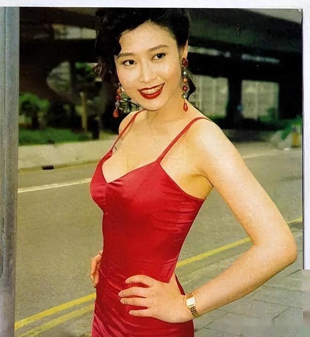 风月女神叶玉卿:性感尤物之首,出演《我为卿狂》绝对天花板!