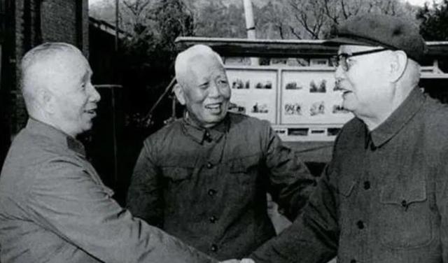 三野名将不听粟司令调遣,出言不逊后甩手离去,主席:立即撤职