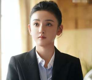 不要和老板谈恋爱(才不要和老板谈恋爱：爱情里，真正的放下是直面曾经的过往)