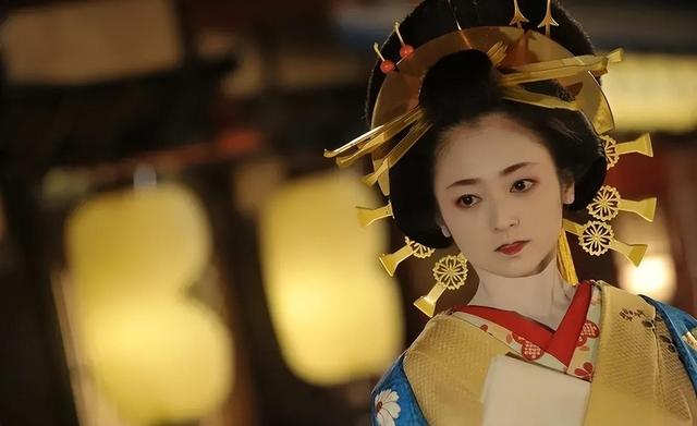 日本大尺度“三级片”【花宵道中】女主的颜值身材谁不迷糊!