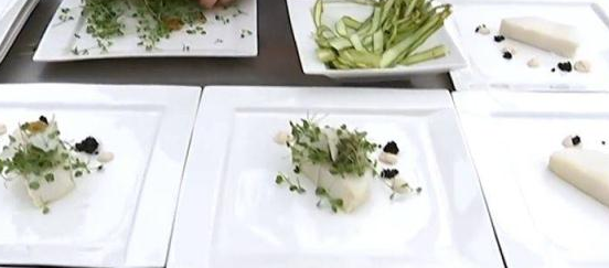比利时的空中餐厅,一顿饭人均8888元,椅子可以360度旋转