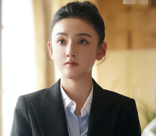 才不要和老板谈恋爱:爱情里,真正的放下是直面曾经的过往