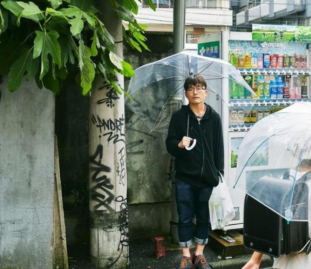 软饭男文君:被7任女友包养多年,生活公开后让人心服口服