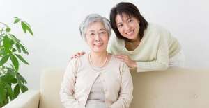 婆婆与妈妈(亲妈刷碗正常，婆婆刷不孝？婆婆和妈妈的9个差别，很多人不明白)