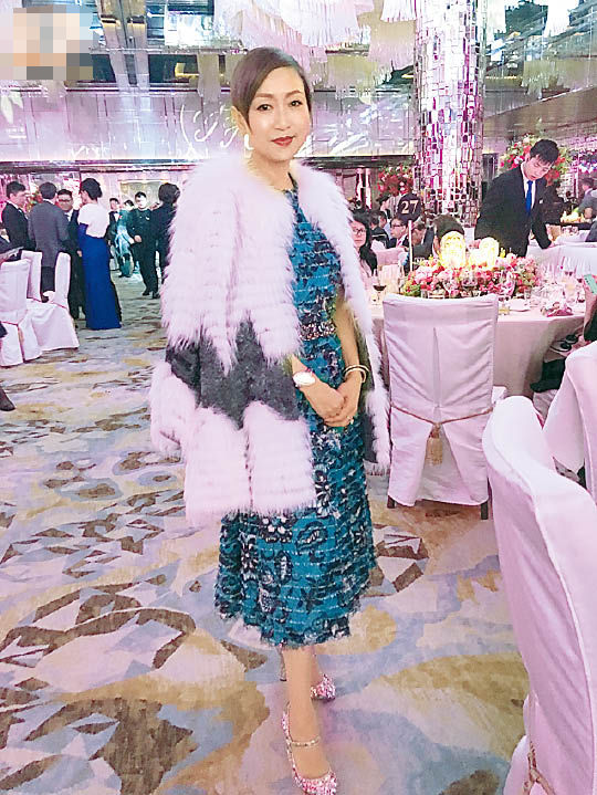 他是慕诗国际创始人,4台衣车起家19岁与太太结婚,3子女皆优秀