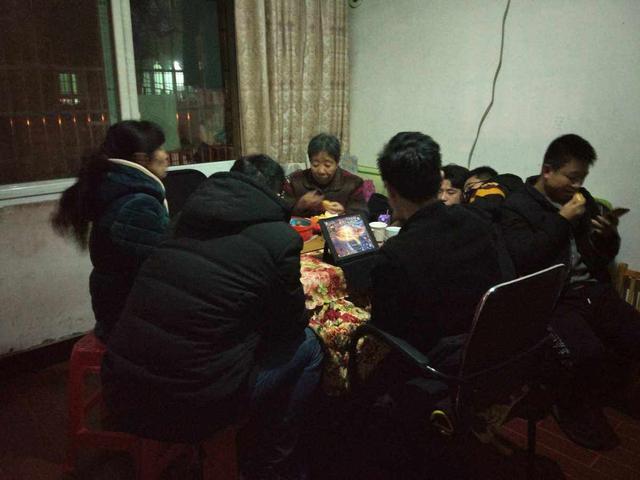 泰国“人妖皇后”,嫁给中国富豪,两人结婚8年,如今怎样了