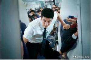 中国机长电影免费播放(《中国机长》高空历险，机组力挽狂澜救乘客)