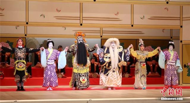 东西问丨日本京剧院院长吴汝俊:如何让京剧之美浸润海外观众心田?