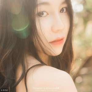 激情吻戏小说(小说：蜜月时分别三天，再见面事，老公忍不住的吻住妻子的唇)