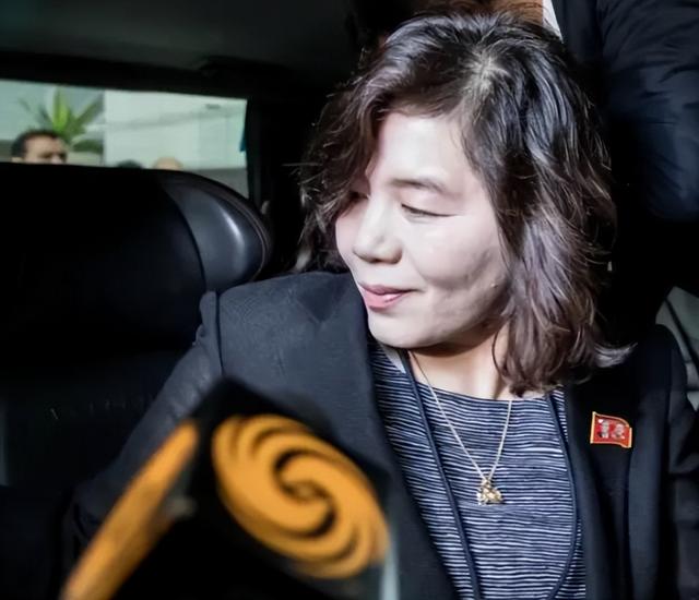 朝鲜女外长:孤儿出身12岁留华,养父是3号人物,如今霸气侧漏