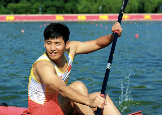 男星于晓光:举债百万给母亲治病买房,要求明星妻子也尽孝