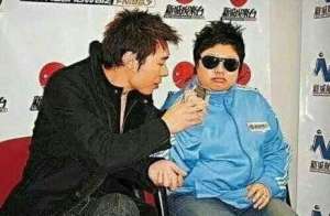 许志安韩红(不是第一次了，许志安05年也曾当街吻了韩红？)