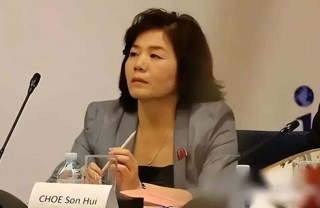 朝鲜女外长:孤儿出身12岁留华,养父是3号人物,如今霸气侧漏