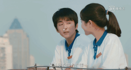 《喜欢你》爆火，引来千万翻唱：只因歌里藏着最美好的爱情