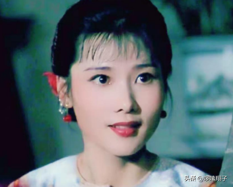 何赛飞:25岁嫁老师的儿子,婚后10年选择做丁克,如今终苦尽甘来