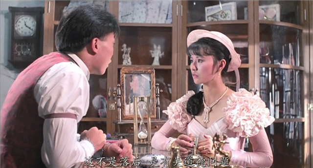 1985年,洪金宝退居幕后,林正英挑大梁,开启了“僵尸片”大时代