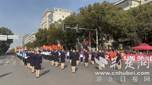十堰房县职校积极参与春节民间文艺大巡游