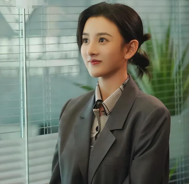 才不要和老板谈恋爱:爱情里,真正的放下是直面曾经的过往