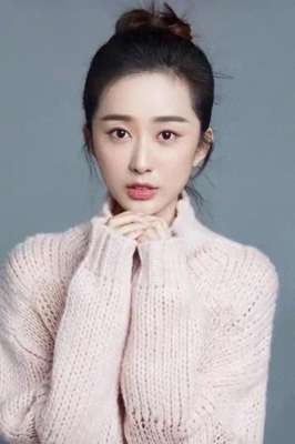 迟宁宁(迟宁宁：演技与美貌并存的璀璨新星)