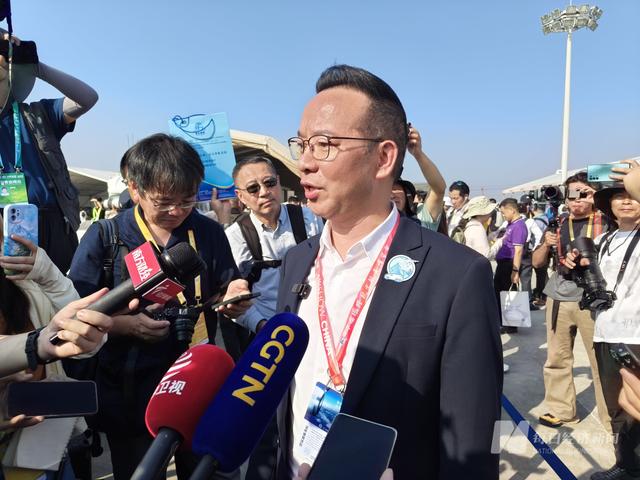 车里装飞机!小鹏汇天“陆地航母”完成全球首飞 创始人赵德力:计划2026年交付,售价不超200万元