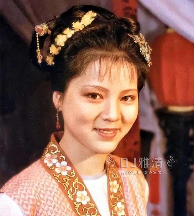 同样是演“薛宝钗”，把张莉和傅艺伟，放在一起看，差别就出来了