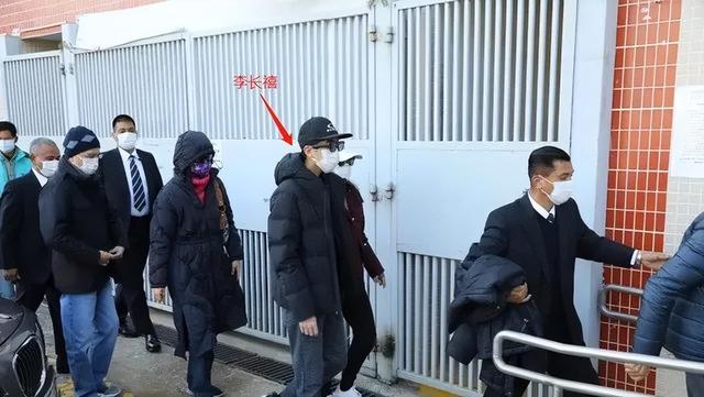 27岁百亿身家,香港“最牛富三代”李思德,或成爷爷李嘉诚接班人