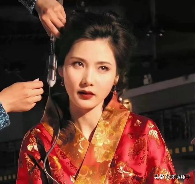 何赛飞:25岁嫁老师的儿子,婚后10年选择做丁克,如今终苦尽甘来