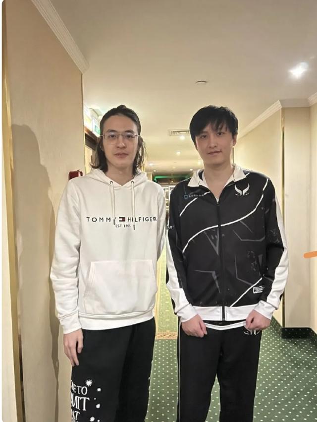 最近开播的Xinq直播聊起了Sccc和Ame的矛盾
