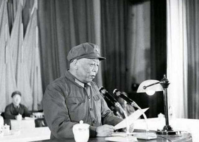 三野名将不听粟司令调遣,出言不逊后甩手离去,主席:立即撤职