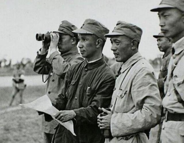 三野名将不听粟司令调遣,出言不逊后甩手离去,主席:立即撤职