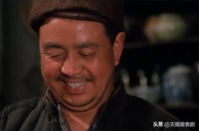 再看《包氏父子》,我发现厨子胡大并不是“捧杀高手”!