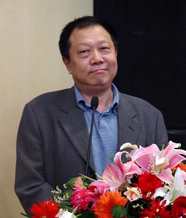 演员刘佳:隐退10年,将父亲骨灰放家中8年,活成了贤妻良母