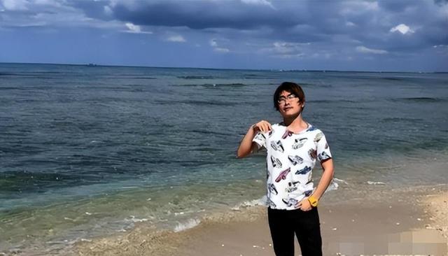 软饭男文君:被7任女友包养多年,生活公开后让人心服口服