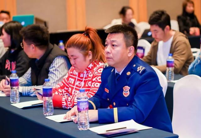 拥有超百万粉丝,天天笑脸迎人喊“来了老弟”,今天在哈尔滨哭了……