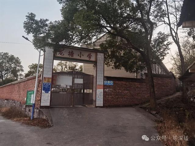 实探KK园股东佘智江老家:窗锁黑道往事,门照贵人“有龙”