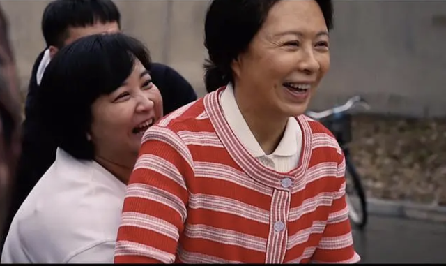 演员刘佳:隐退10年,将父亲骨灰放家中8年,活成了贤妻良母