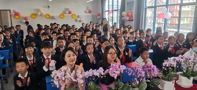 西山区丹霞路小学送给六年级学子毕业祝福:愿你乘风起 逐梦新征程