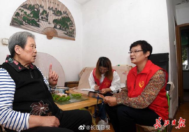 无数个个体汇聚成全民抗疫的磅礴伟力
