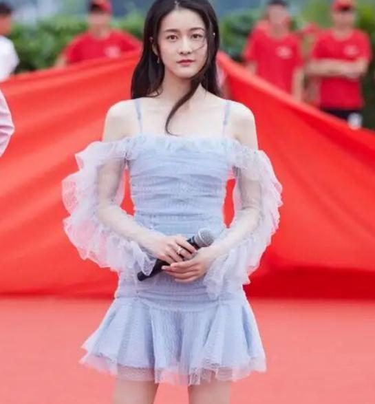 张雪莹剪短发,这么显老的短发,被运动装和小虎牙拯救了