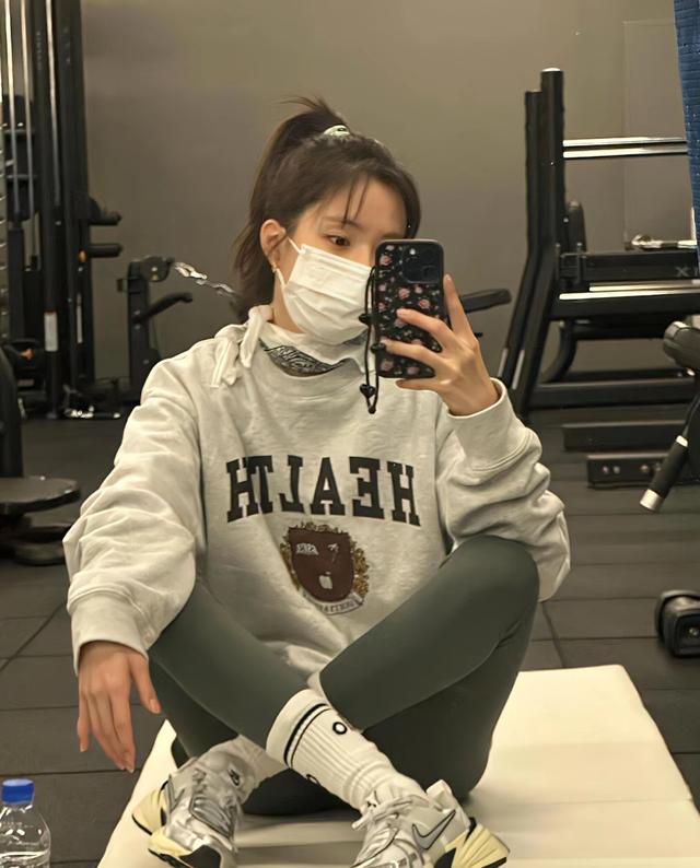 孙娜恩“镀金”成功了!退团后穿衣风格大变样,爱上健身大秀身材