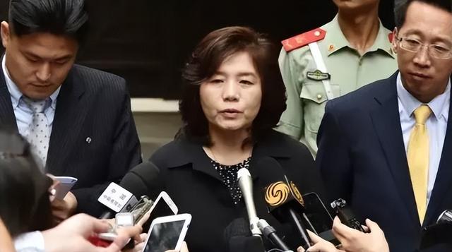 朝鲜女外长:孤儿出身12岁留华,养父是3号人物,如今霸气侧漏