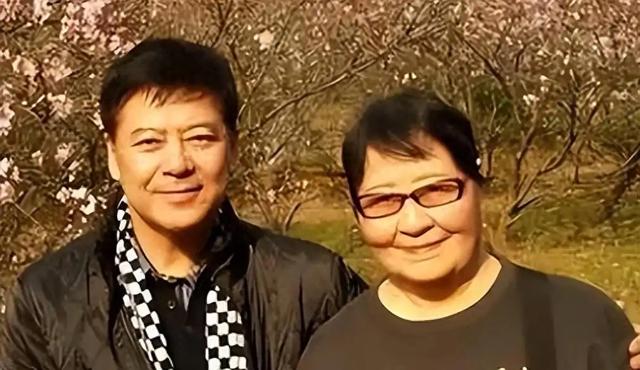 著名演员颜世魁:一生苦难,68岁单身无子嗣,老母亲直言不敢老去