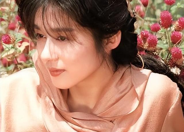 港片里的五位日本女星,最后一位最美堪称女神