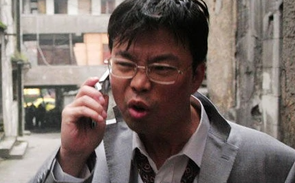 王迅当选四川文联副主席!西装革履变帅气,娶小18岁娇妻婚姻幸福