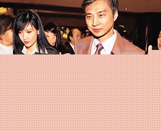 周慧敏:与倪震结婚14年,却被传净身出户,如今婚姻状况如何了?