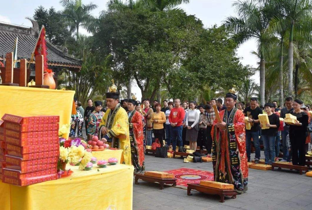 19年被绑架的陆万祯有多壕?道长父亲3.75亿包山头,母亲15家公司
